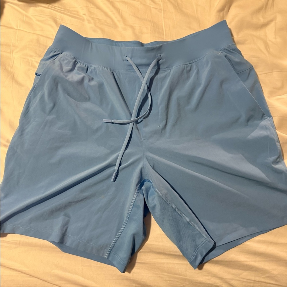 Mens Lululemon 7 inch THE shorts- size large
